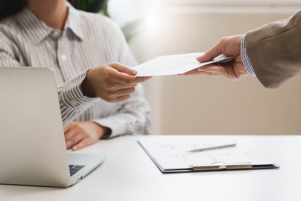 Transparența salarială devine lege în România. Ce obligații au angajatorii din iunie 2026 și ce riscă dacă ignoră noile norme