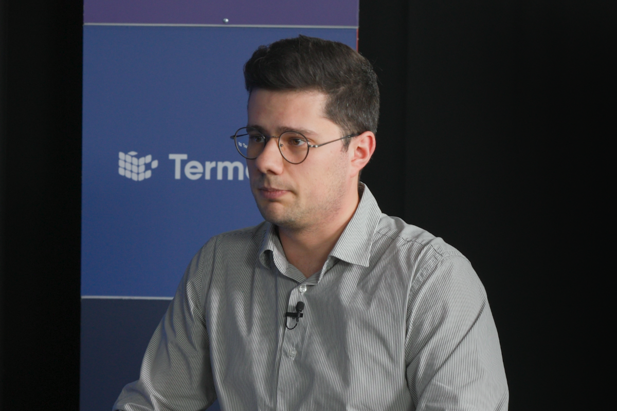 Radu Dăscălescu, TradeVille: Investitorii de la bursă sunt mai activi acum și mizează mai mult pe aprecierea prețului decât pe dividende | Cu cifrele pe masă