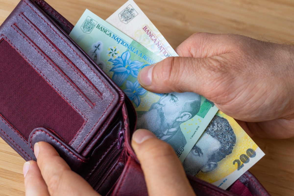 Prețurile au crescut mai mult decât salariile în 2025, pentru prima oară în ultimii trei ani