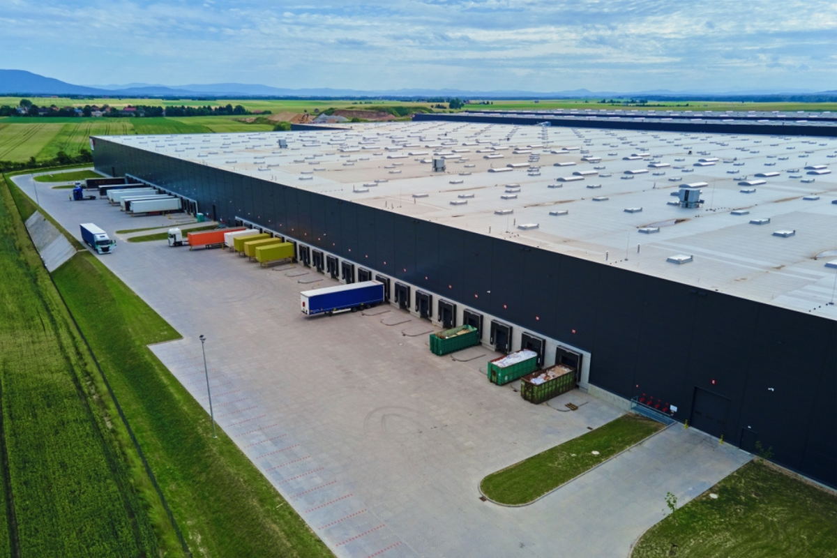 Cererea de spații industriale și logistice atinge un nivel record, aproape 1 milion de metri pătrați în 2025