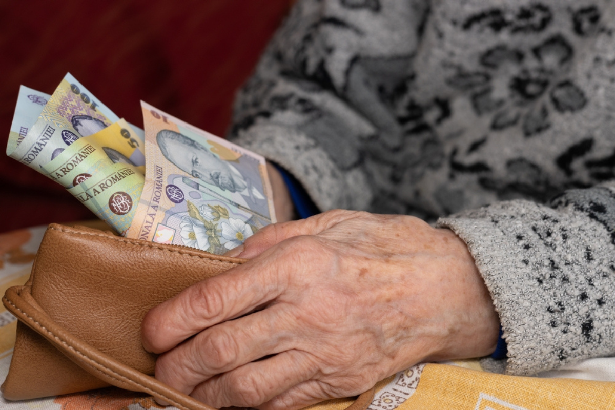 Aproape 1 milion de români au verificat anul trecut la ce fond de pensii private sunt înregistrați