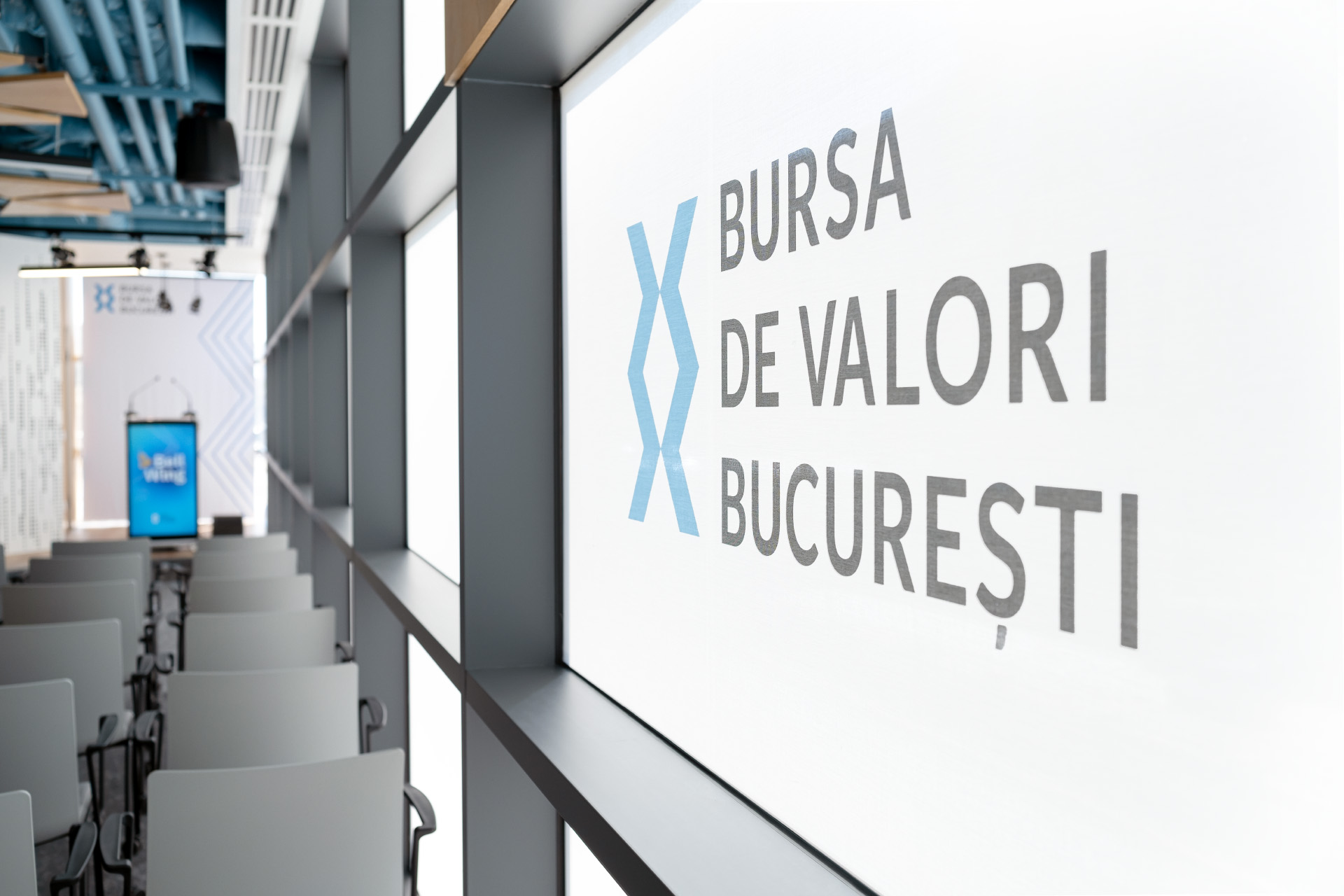 Bursa de la București a atras în ultimele trei luni din 2025 peste 11.000 de investitori noi. Numărul total ajunge la 285.600