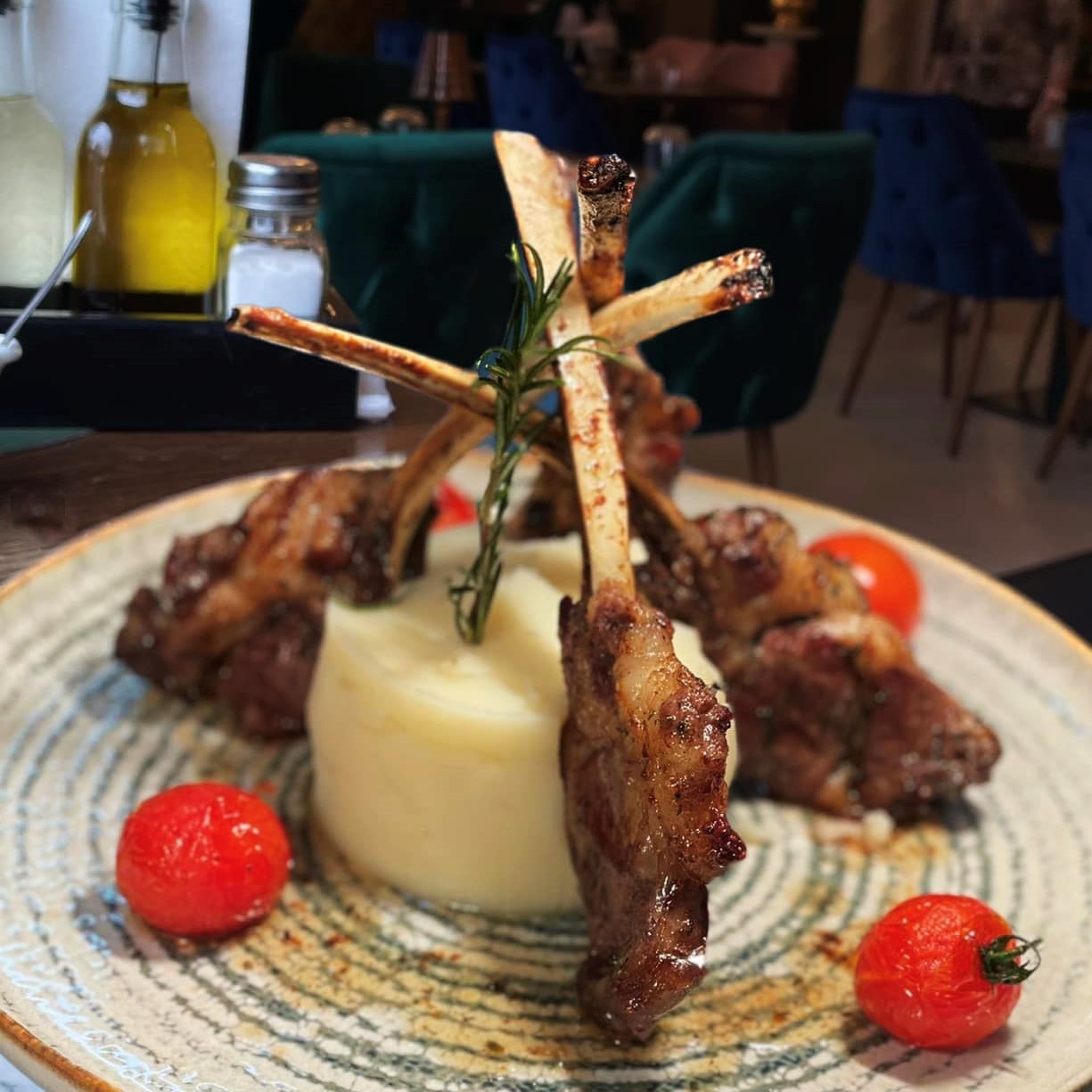 Restaurantele clasice trebuie să se transforme pentru a rezista în fața afacerilor cu servire rapidă