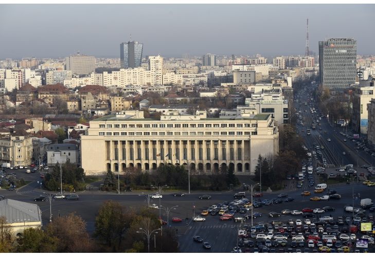 Guvernul taie peste 6.000 posturi de consilieri personali ai demnitarilor și aleșilor locali | Profit.ro