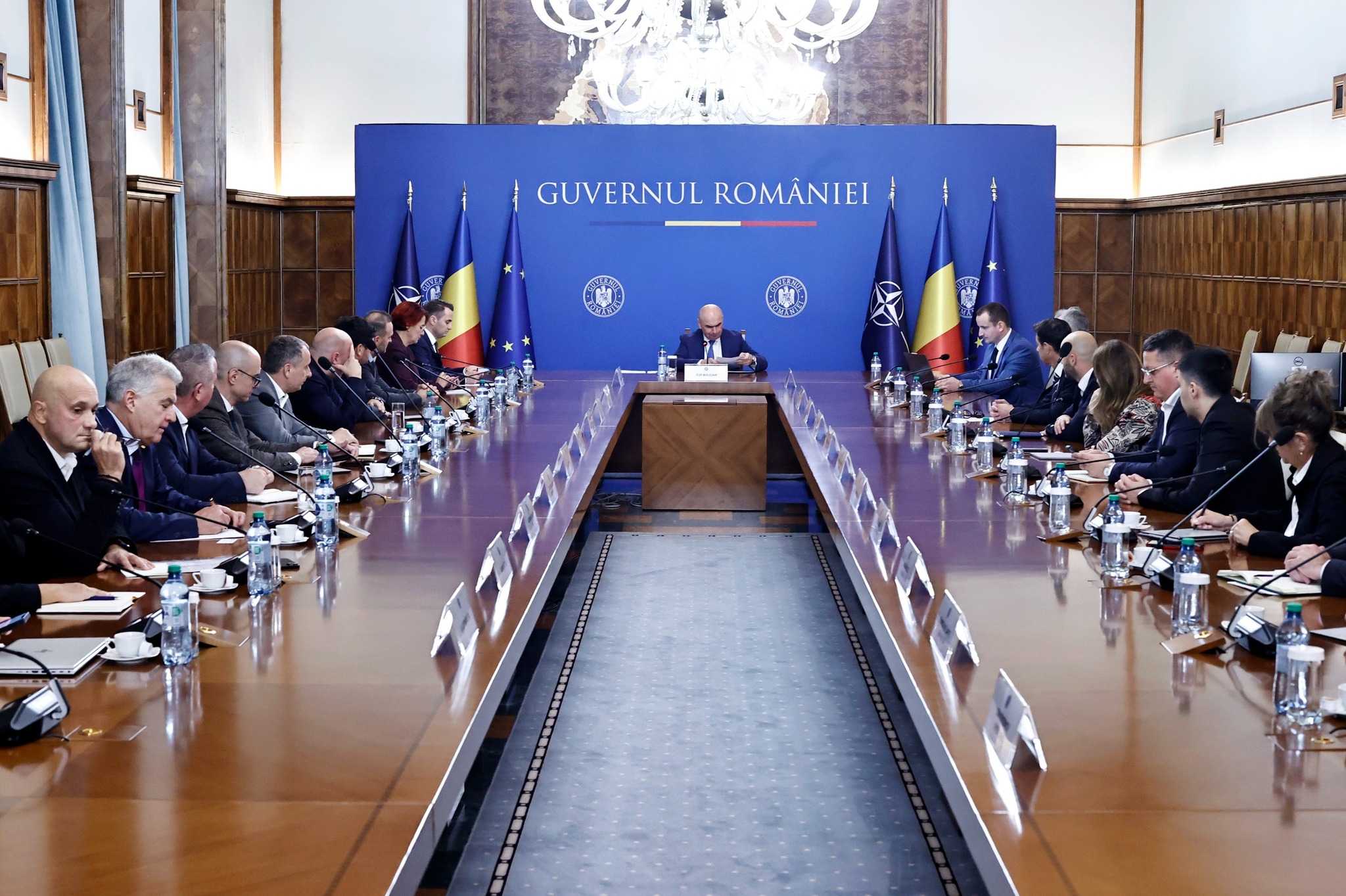 Cele două scenarii fiscale pentru firme în 2026. Ce propune Guvernul Bolojan și cum ar putea fi afectate companiile