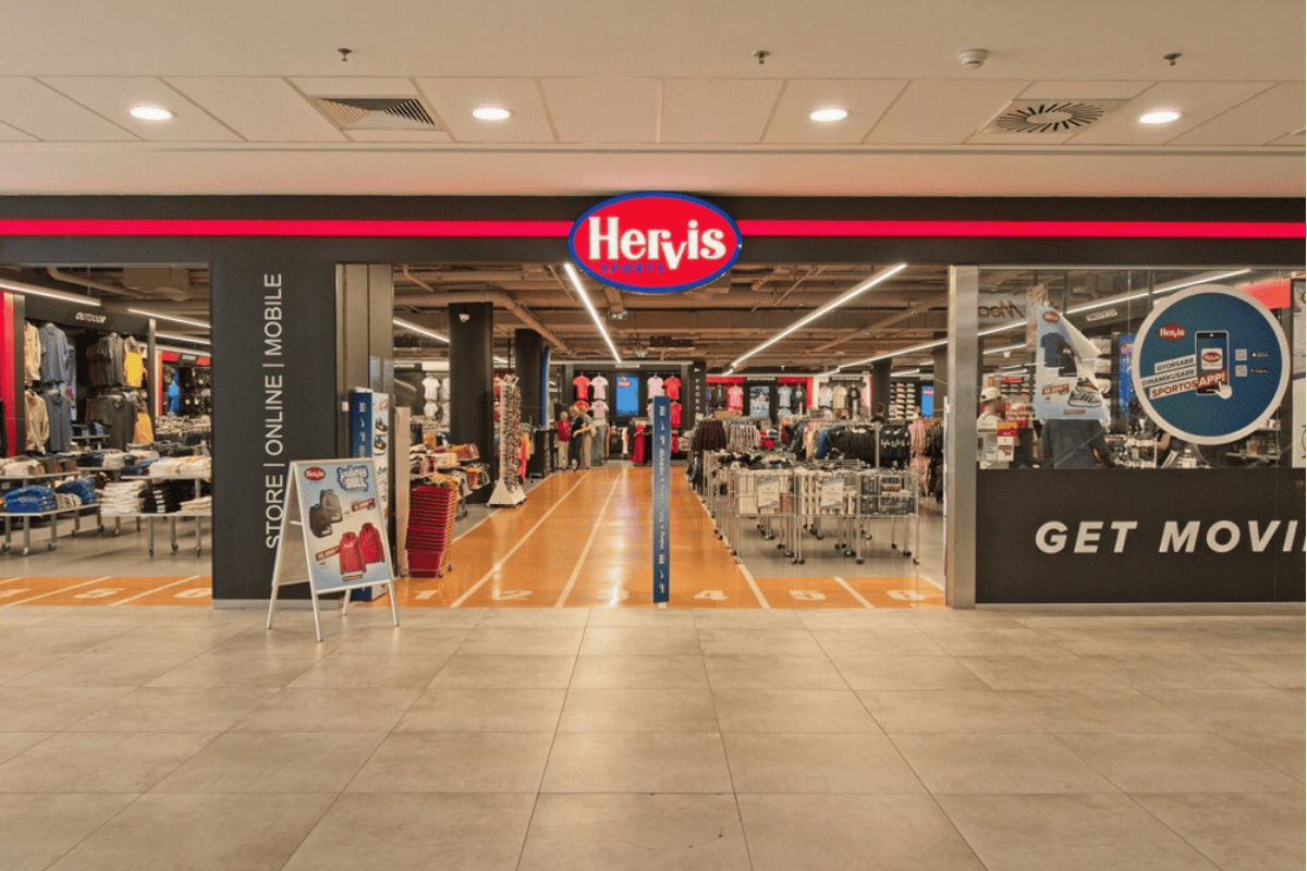 De ce contează | Magazinele Hervis din România ar putea deveni Sports Direct. Hervis a acumulat pierderi în 10 din ultimii 17 ani. GRAFIC