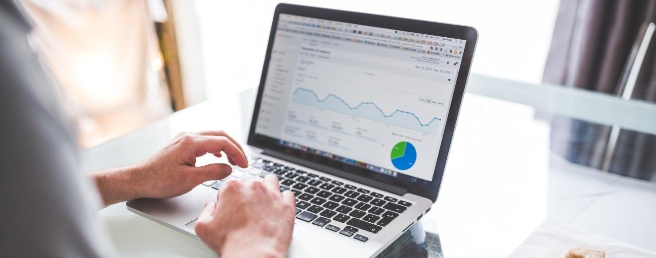 Previziuni economice pentru 2025. Salariul minim va rămane stabil, iar inflația se va tempera. Deficite rămân mari, chiar dacă producția va crește