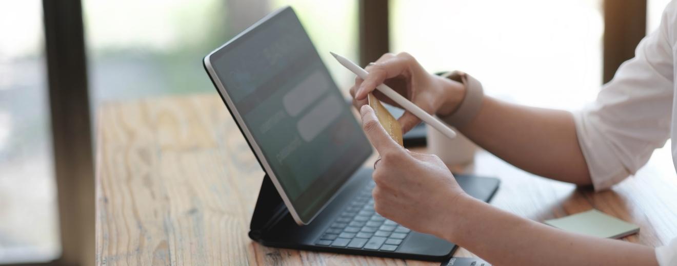 Cum să ai un magazin online legal în 2022?