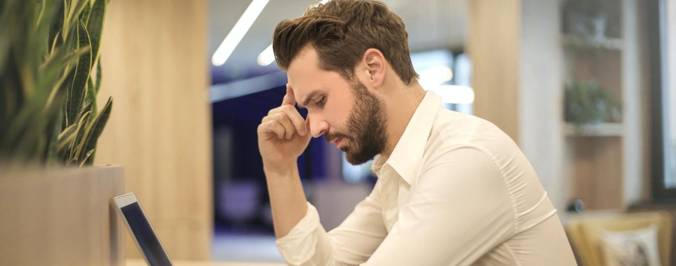 Stresul la birou. 10 metode prin care îl poți ține sub control