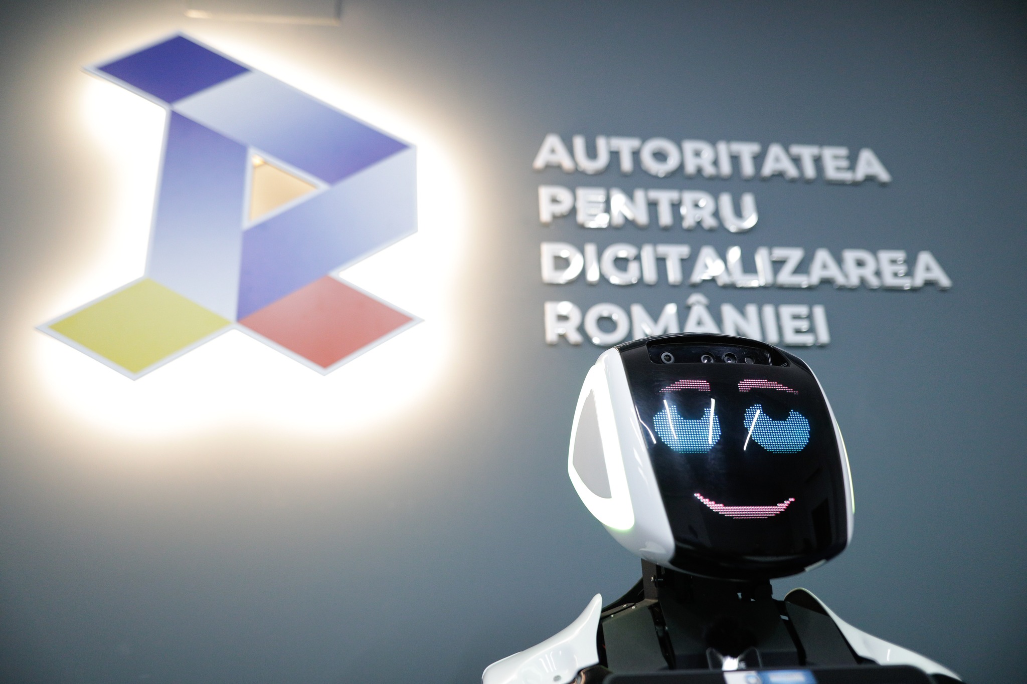 Totul despre semnătura electronică. Cât costă și cât de utilă este