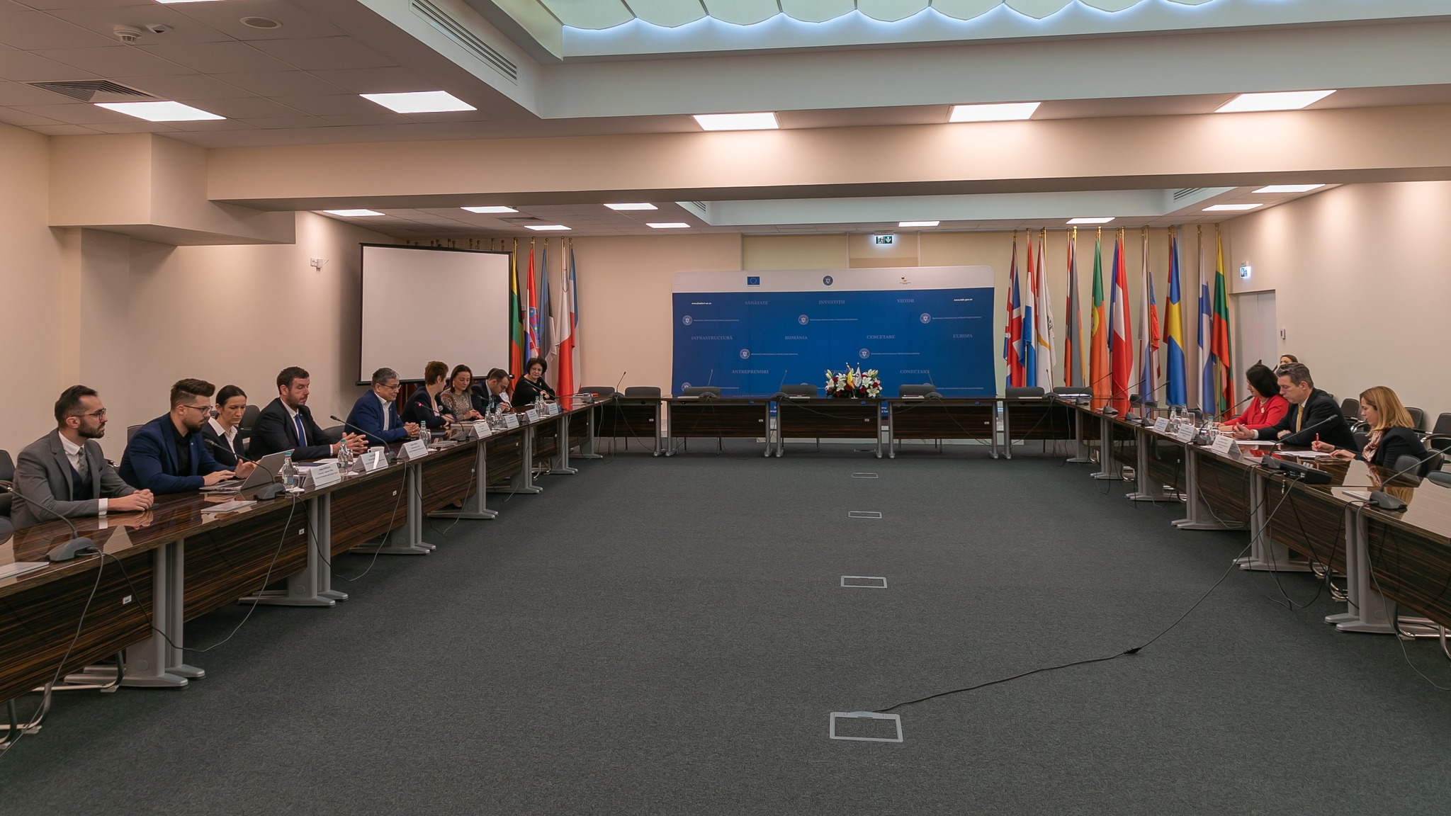 Conturile trezoreriei Ministerului Investițiilor și Proiectelor Europene au două popriri. Ministerul trebuie finanțeze programe de 10 miliarde de euro în 2024