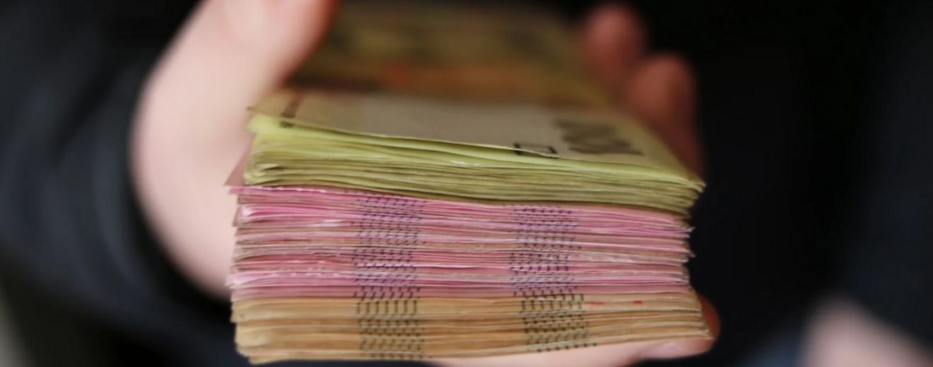 România va trece la salariul minim european. Doar 24 de luni un angajat va mai putea fi plătit cu salariul minim brut pe economie