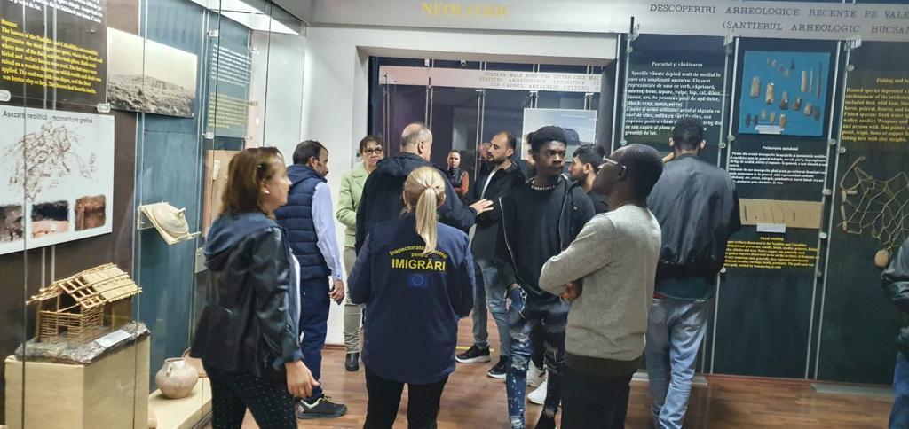 Cererea de expați se rafinează. Au apărut sudorii din Vietnam și tractoriștii din Sri Lanka. Salariile pot ajunge și la 10.000 de lei