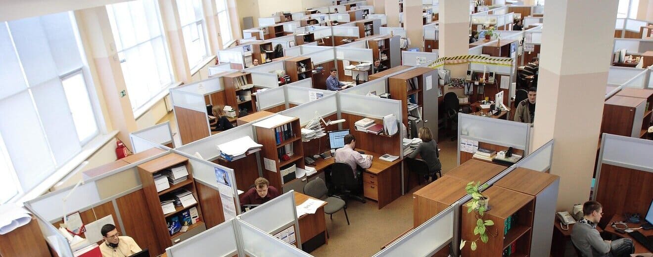 Știri de la companii. Conform unui sondaj, locul ideal de muncă nu e acasă, ci într-un campus mutifuncțional