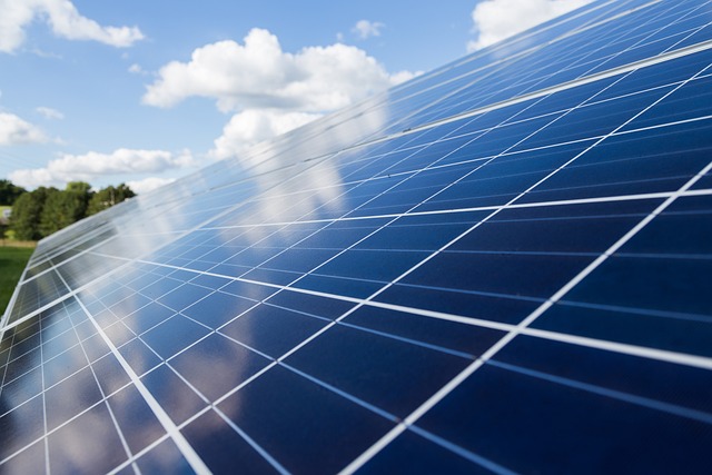 Condițiile ajutorului de stat de 258,7 milioane euro oferit pentru producția și reciclarea bateriilor și panourilor fotovoltaice
