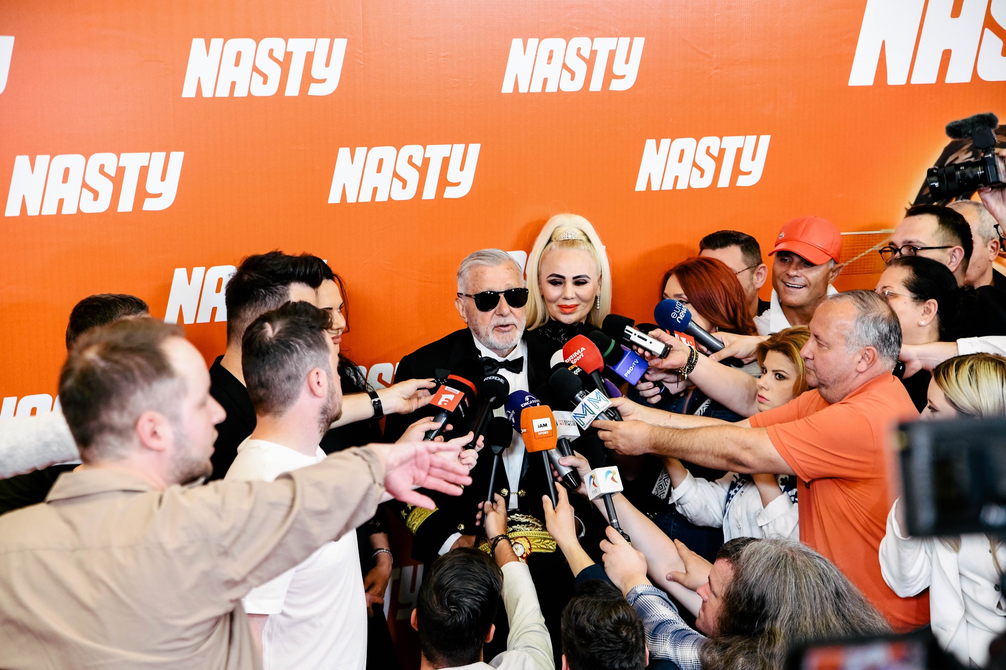 Nasty - afacerile din România. Ilie Năstase a avut firme de taximetrie și amenajări interioare. Este administrator la Hotel Aurelius