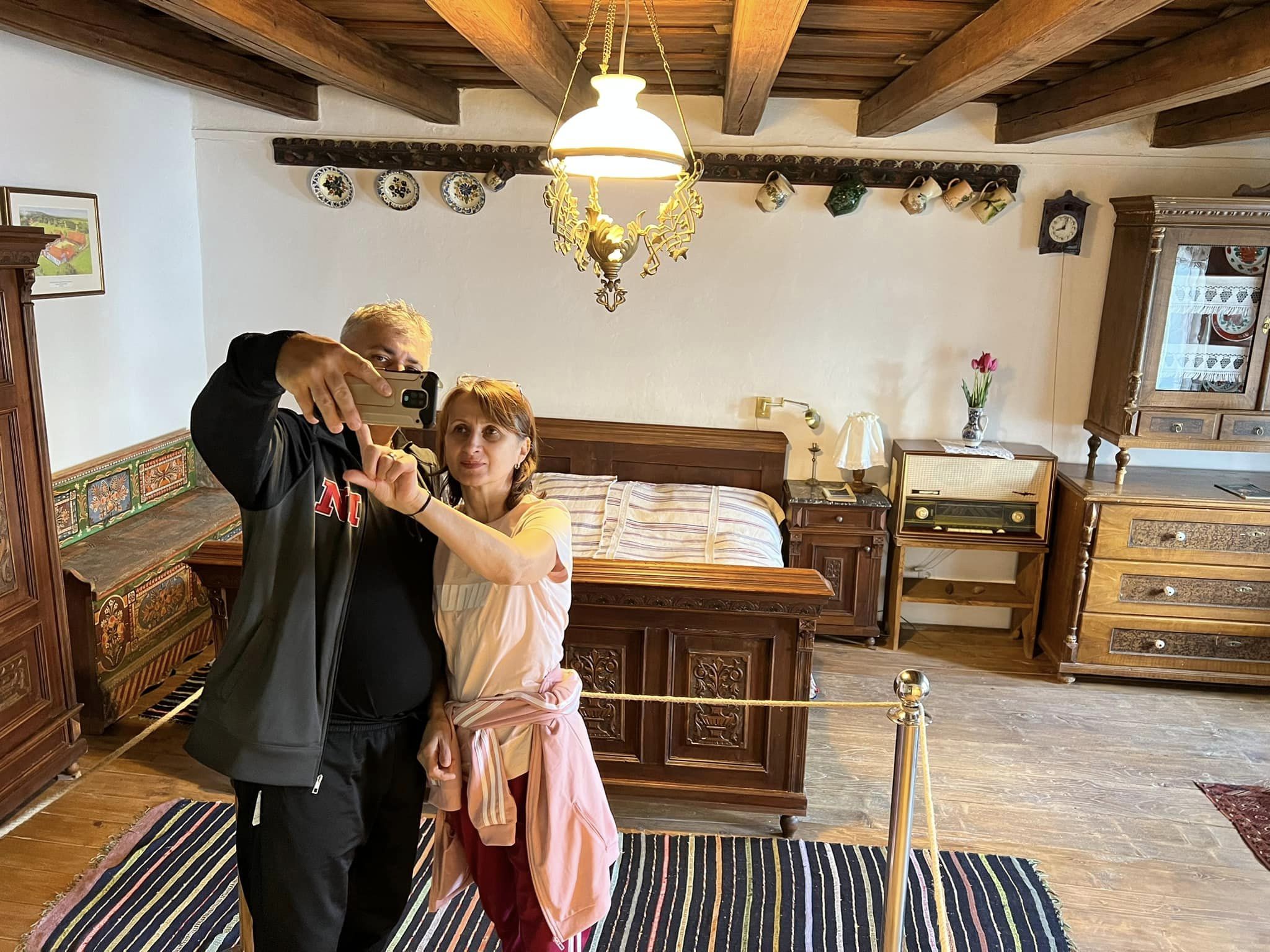 Casele și automobilele scumpe care au scăpat inițial de plata taxei de lux vor fi impozitate suplimentar