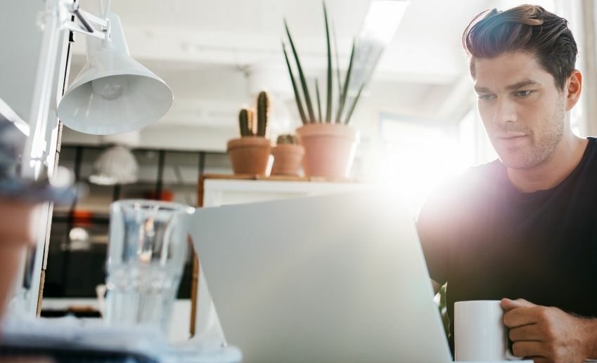 Economica.net | Plafoane minime şi CAS datorată pentru venituri din activităţi independente şi drepturi de autor în 2025