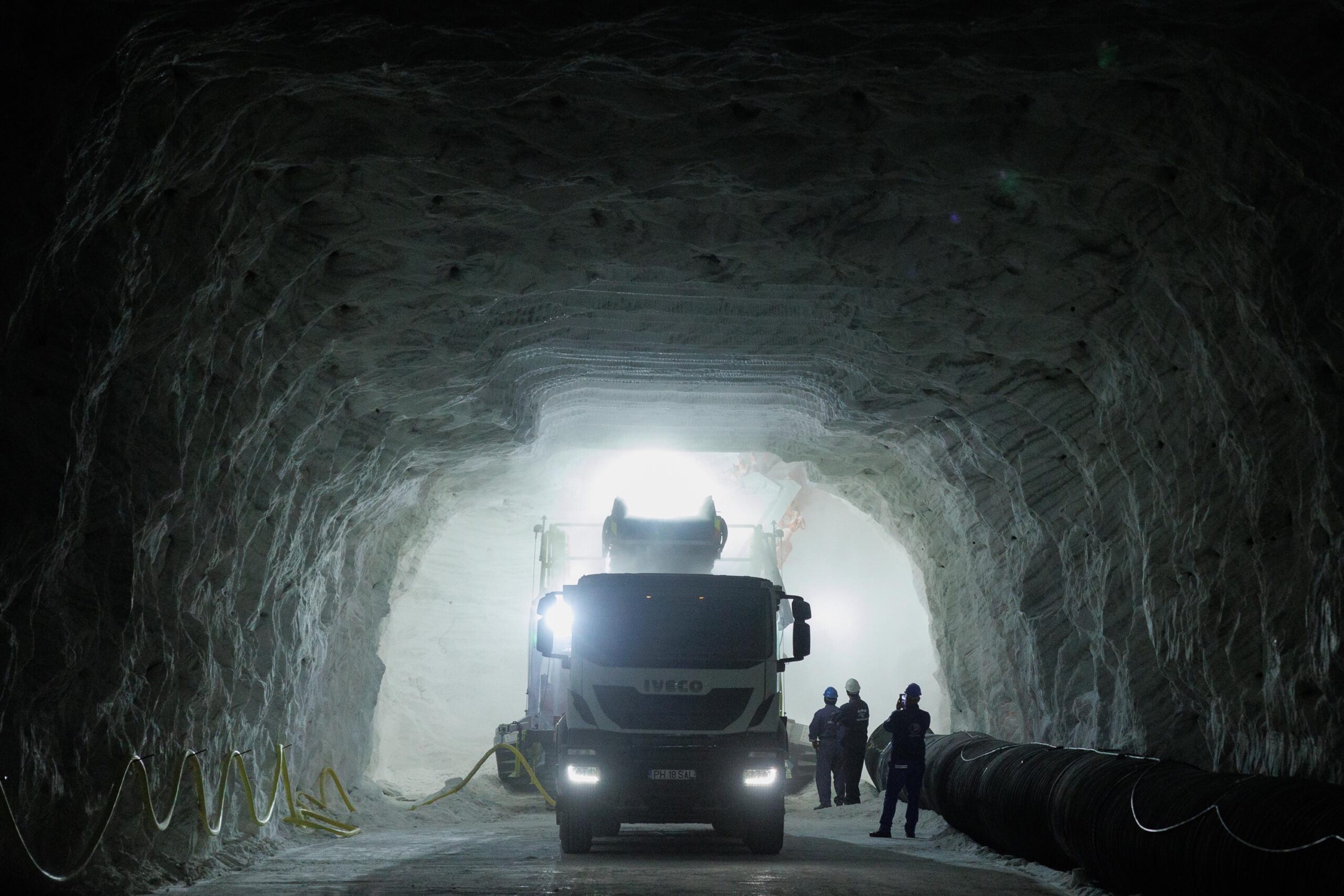 Afacerile cu sare ale statului român au tot mai puțini angajați și profit tot mai mare. SALROM SA are și datorii de peste 94 milioane de lei