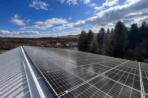 Lista celor 581 de beneficiari care primesc bani pentru proiecte de energie verde. Firmele selectate vor să producă doar energie solară. Proiectele eoliene au fost respinse de AFIR