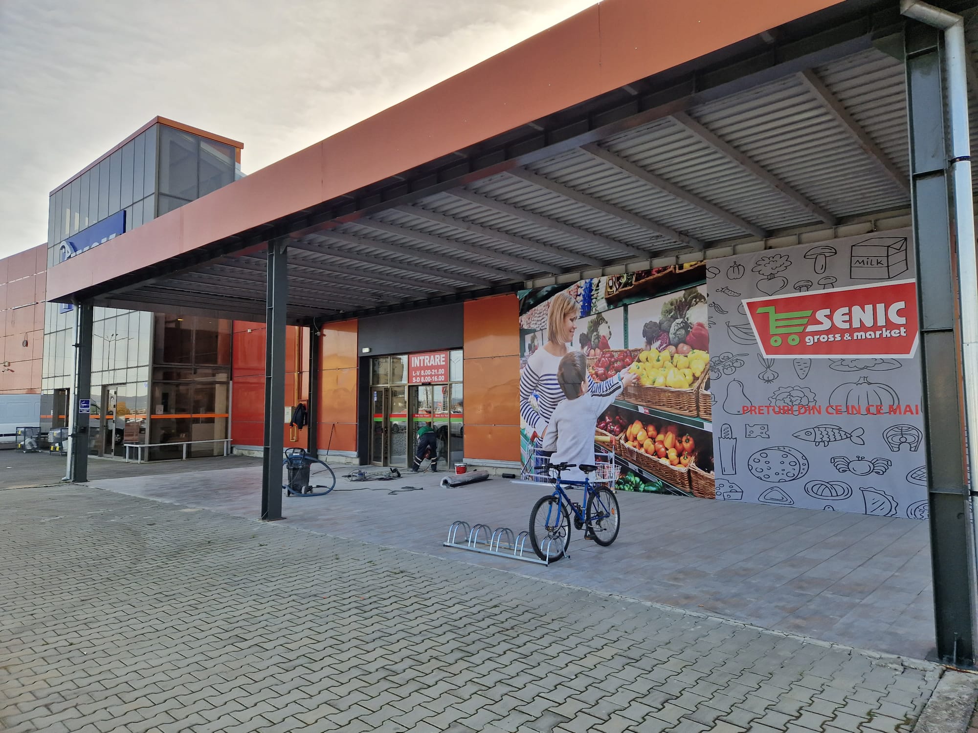 Un lanț de supermarketuri din Craiova se extinde pe piața din Capitală. Patronii sunt români și au ajuns la cel de-al 11-lea magazin în țară