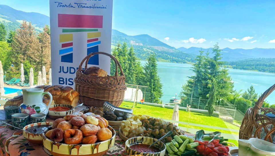 Punctele gastronomice locale vor avea taxe mai mari în 2025 ca urmare a majorării salariului minim brut de la 1 ianuarie