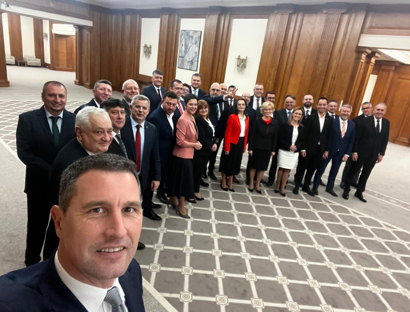 Portretul ministrului propus la Finanțe. Tánczos Barna trebuie să echilibreze bugetul prin creșterea taxelor pentru firme și persoane fizice