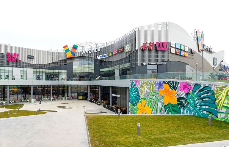 Profit.ro | Mall-ul Veranda Obor, cu acționari ca familia Pogonaru, frații Pavăl (Dedeman), Evergent și Erste Bank, a fost scos la vânzare. Cine este interesat de achiziție