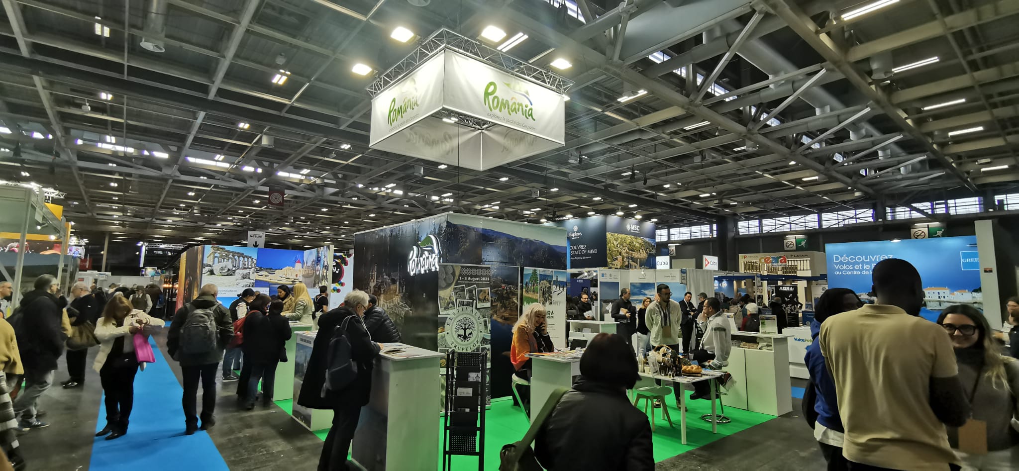 România, promovată la târgul de turism din Paris cu tradiția bucovineană a păstrăvului afumat, păstrat în coajă de brad