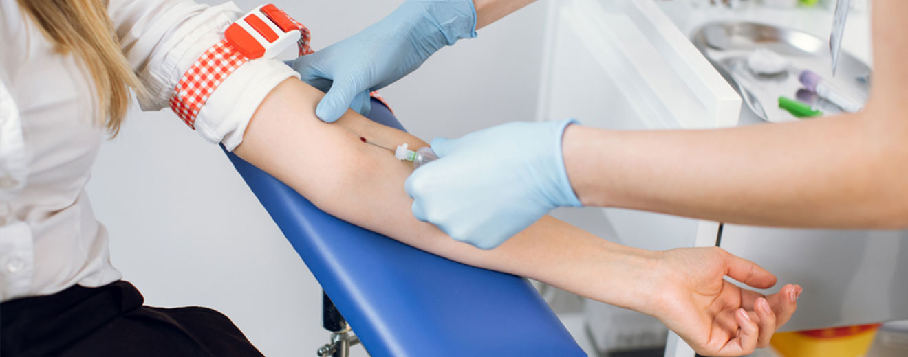 Dobânzile la titlurile de stat Fidelis scad în aprilie față de recordul din februarie. Cât poți câștiga într-un an cu bonusul pentru donarea de sânge