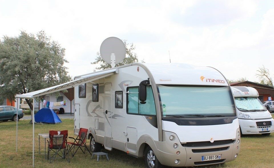 Afacerile de milioane din administrarea parcurilor pentru rulote, a campingurilor și a taberelor