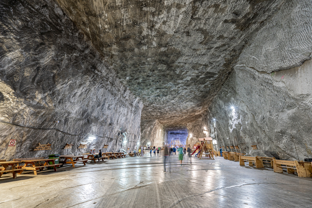 Analiză. Cine face business în Praid, acolo unde inundarea salinei a declanșat un dezastru local. Topul firmelor din Praid: panificație, HoReCa, comerț și afaceri cu lemn