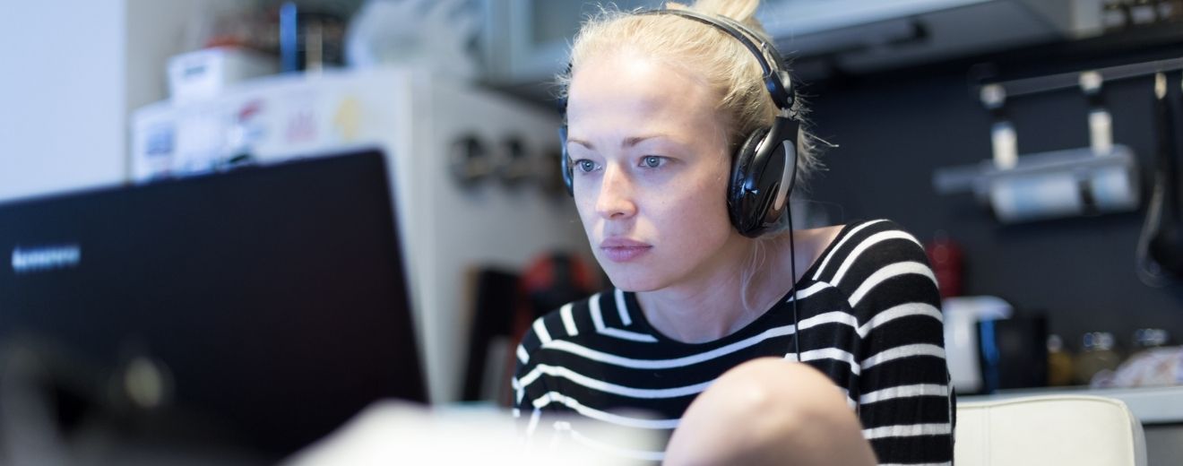 Angajatorii impun tot mai des cerințe lingvistice la angajare. Șase din zece locuri de muncă solicită cunoașterea unei limbi străine