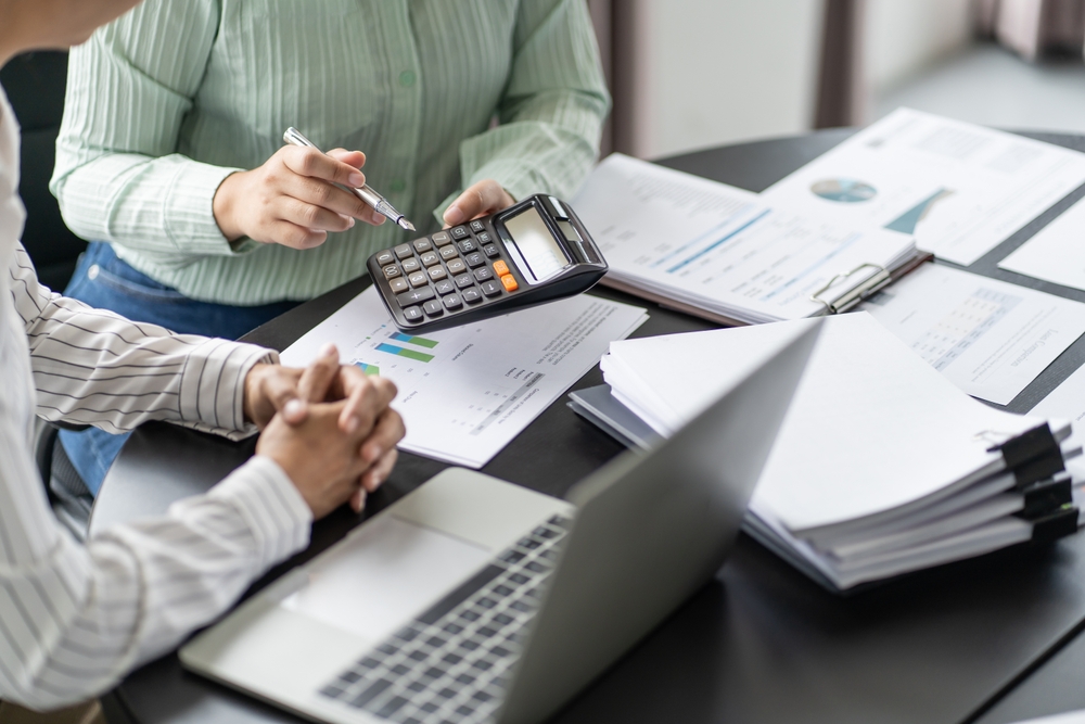 Expert: taxarea inversă generalizată poate duce la colaps, pentru că ar împinge colectarea TVA către peste 600.000 de operatori economici