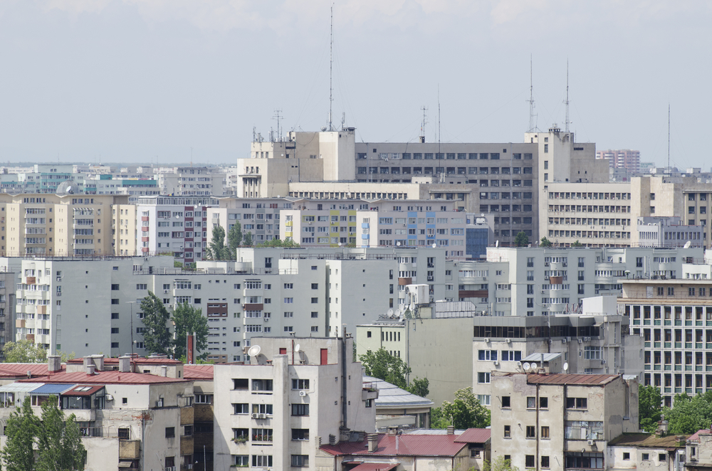 De ce contează | Numărul autorizațiilor de construire pentru clădiri rezidențiale a crescut doar cu 0,6% în primele cinci luni din 2025. Evoluția autorizațiilor de construire 2020-2024
