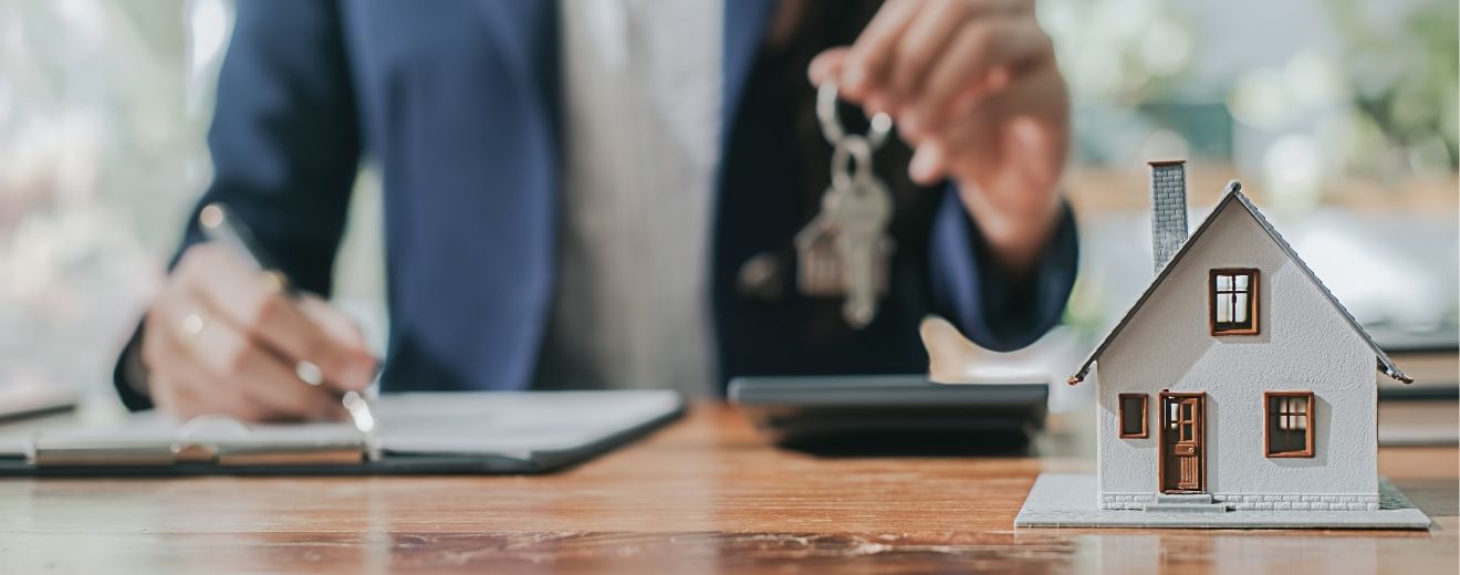 Vânzările dezvoltatorilor imobiliari au explodat în iulie. Românii au vrut să prindă cota redusă de TVA la locuințe pe ultima sută de metri