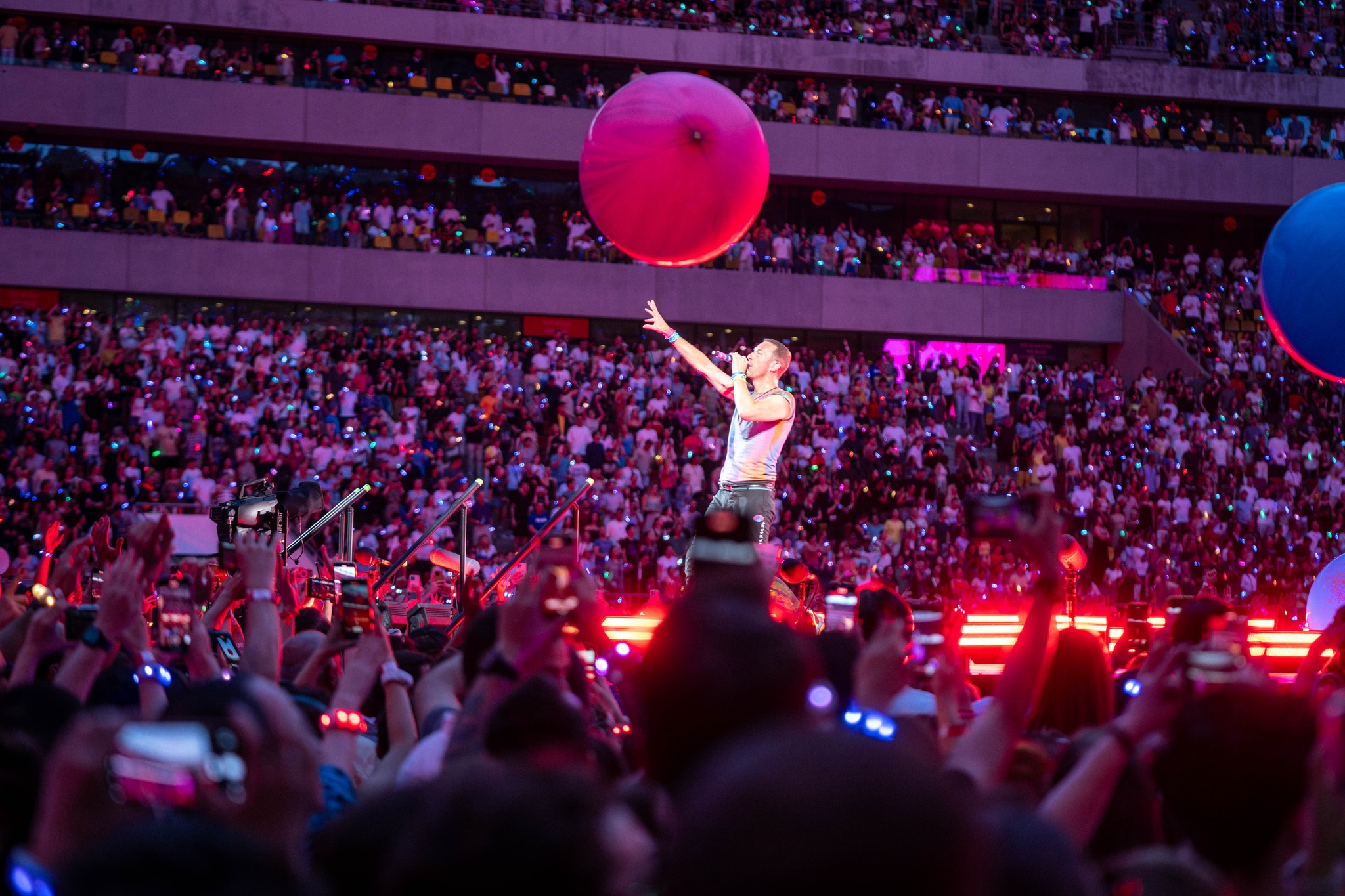 Concertele Coldplay din România din 2024 au adus venituri duble față de încasările Guns N'Roses și Depeche Mode